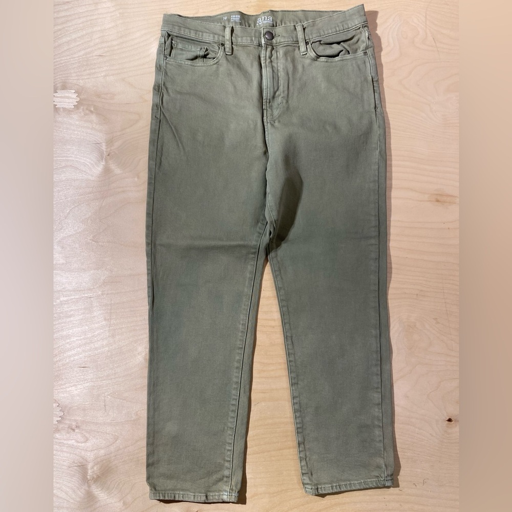 a.n.a High Rise Straight Ankle Jeans in Sage 14 (QJ)